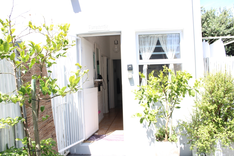 7 Bedroom Property for Sale in Stilbaai Wes Western Cape